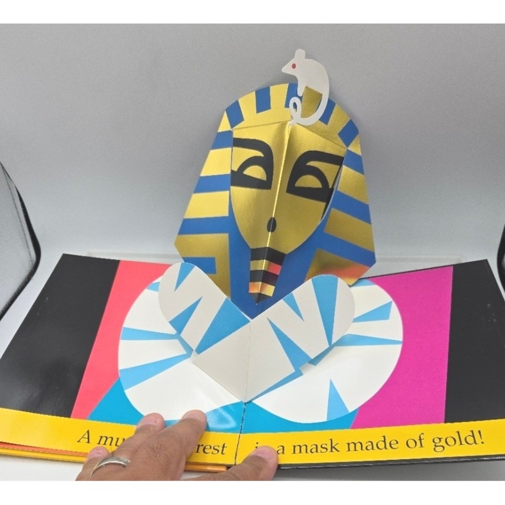 The Mummy's Tomb: A Pop-Up Book by Robert Sabuda - Picture 6 of 8